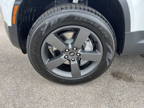 Used 2025 Land Rover Defender 110 S image 10