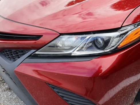 Used 2018 Toyota Camry SE w/ Convenience Package image 3