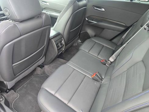 Used 2025 Cadillac XT4 Sport FWD image 14
