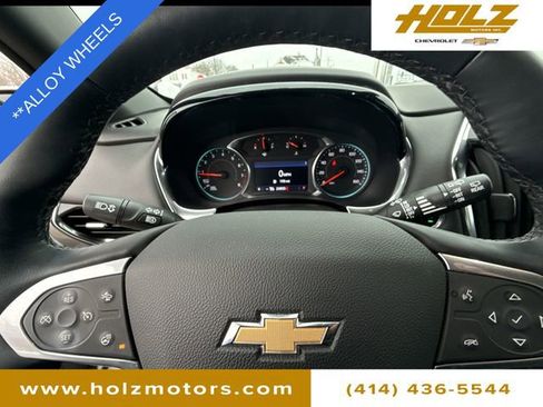 Used 2023 Chevrolet Traverse LT image 12