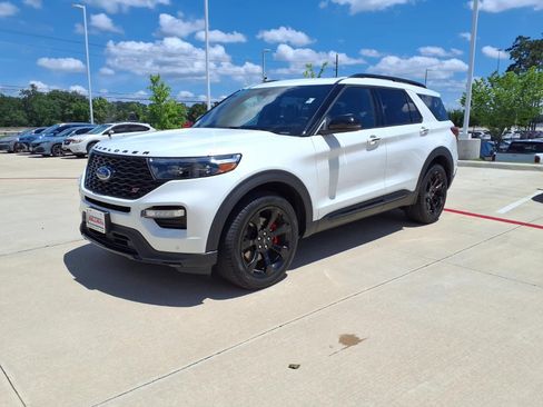 Used 2024 Ford Explorer ST w/ Equipment Group 401A AWD/4WD image 3