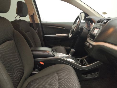 Used 2019 Dodge Journey SE w/ Connectivity Group FWD image 21