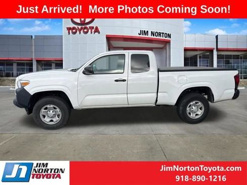 Used 2019 Toyota Tacoma SR RWD image 5