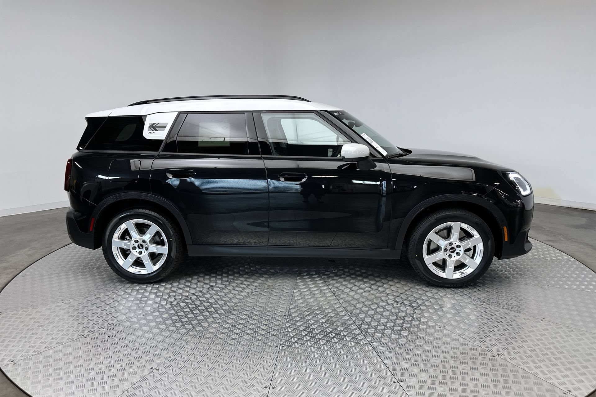 Certified 2025 MINI Cooper Countryman S w/ Comfort Package Max AWD/4WD image 10