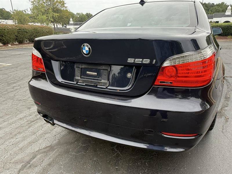 Used 2010 BMW 528i Sedan RWD image 8