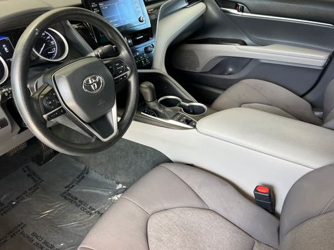 Used 2022 Toyota Camry LE FWD image 11