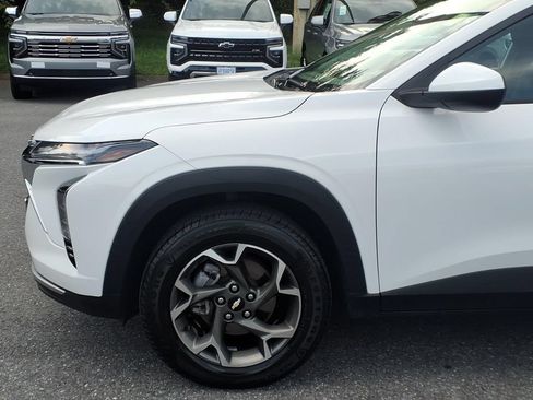 Certified 2024 Chevrolet Trax LT w/ LT Convenience Package FWD image 7