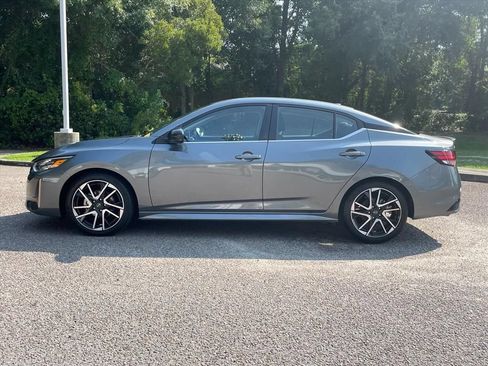 Used 2025 Nissan Sentra SR FWD image 26