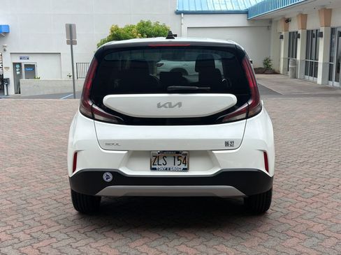Used 2023 Kia Soul LX w/ Option Group 015 FWD image 4
