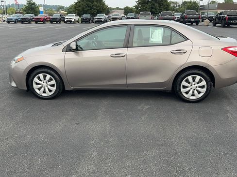 Used 2016 Toyota Corolla LE FWD image 10