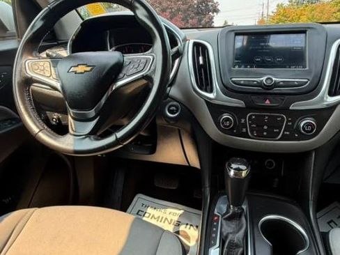 Used 2019 Chevrolet Equinox LT FWD image 14