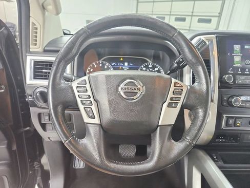 Used 2020 Nissan Titan SV w/ SV Convenience Package RWD image 22