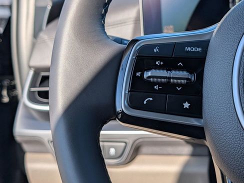 Used 2026 Kia Carnival image 28