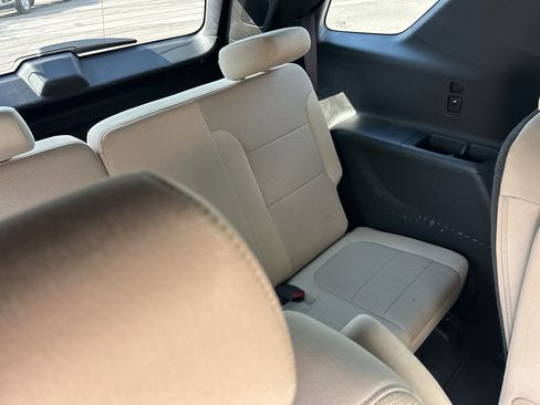 Used 2022 Chevrolet Traverse LT FWD image 16