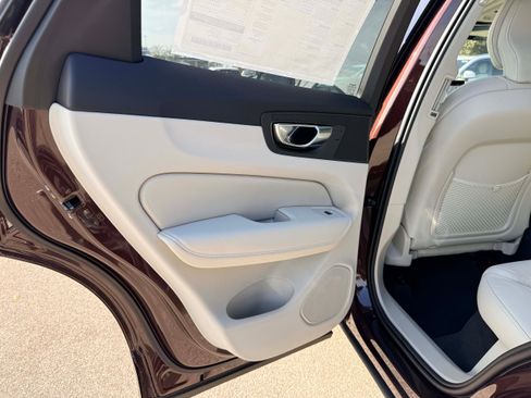 New 2026 Volvo XC60 B5 Ultra w/ Protection Package Premier image 14