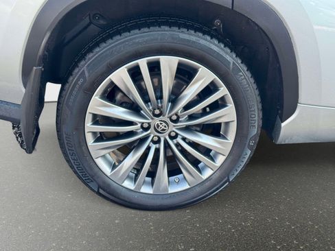 Used 2021 Toyota Highlander Platinum image 9