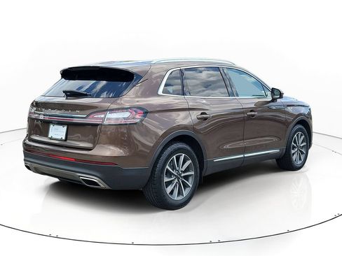 Certified 2022 Lincoln Nautilus FWD image 3