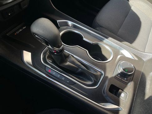 Used 2022 Chevrolet Traverse LT image 19