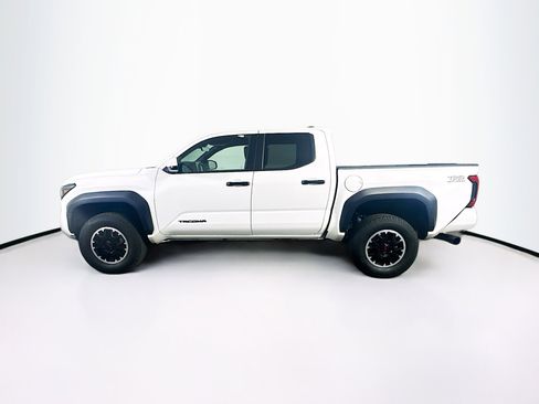 Used 2024 Toyota Tacoma TRD Off-Road AWD/4WD image 4
