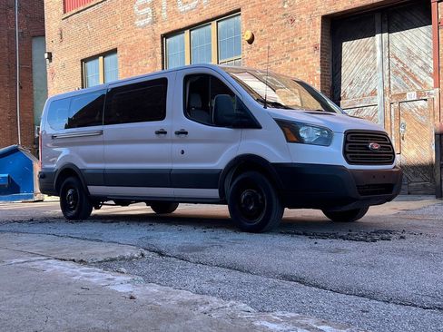 Used 2015 Ford Transit 350 XL image 7