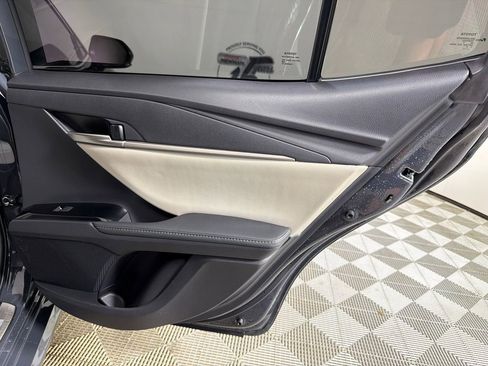 Used 2025 Toyota Camry XLE FWD image 17