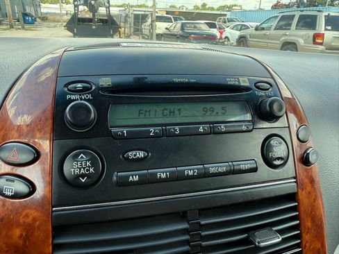 Used 2006 Toyota Sienna FWD image 12
