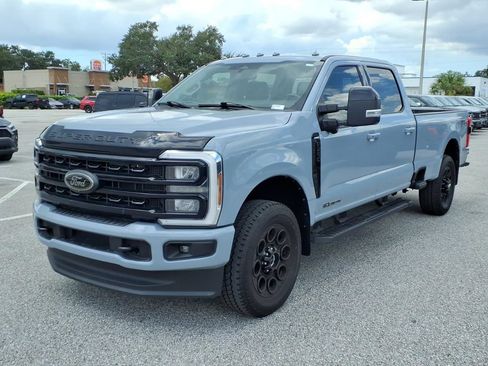 Used 2024 Ford F250 Lariat w/ Black Appearance Package AWD/4WD image 3