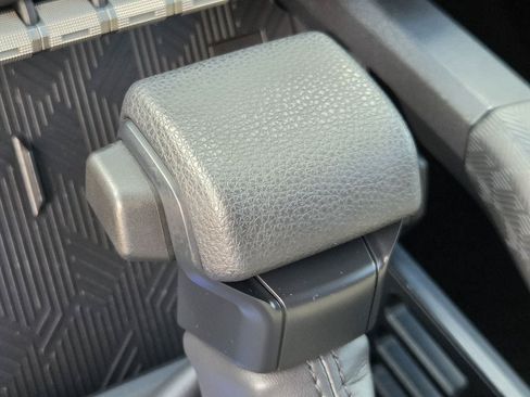 Used 2025 Toyota 4Runner SR5 AWD/4WD image 20