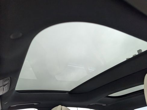 Used 2017 Mercedes-Benz E 300 image 9