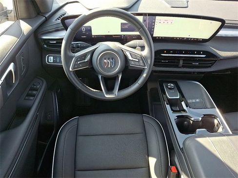 Used 2025 Buick Enclave Preferred image 11