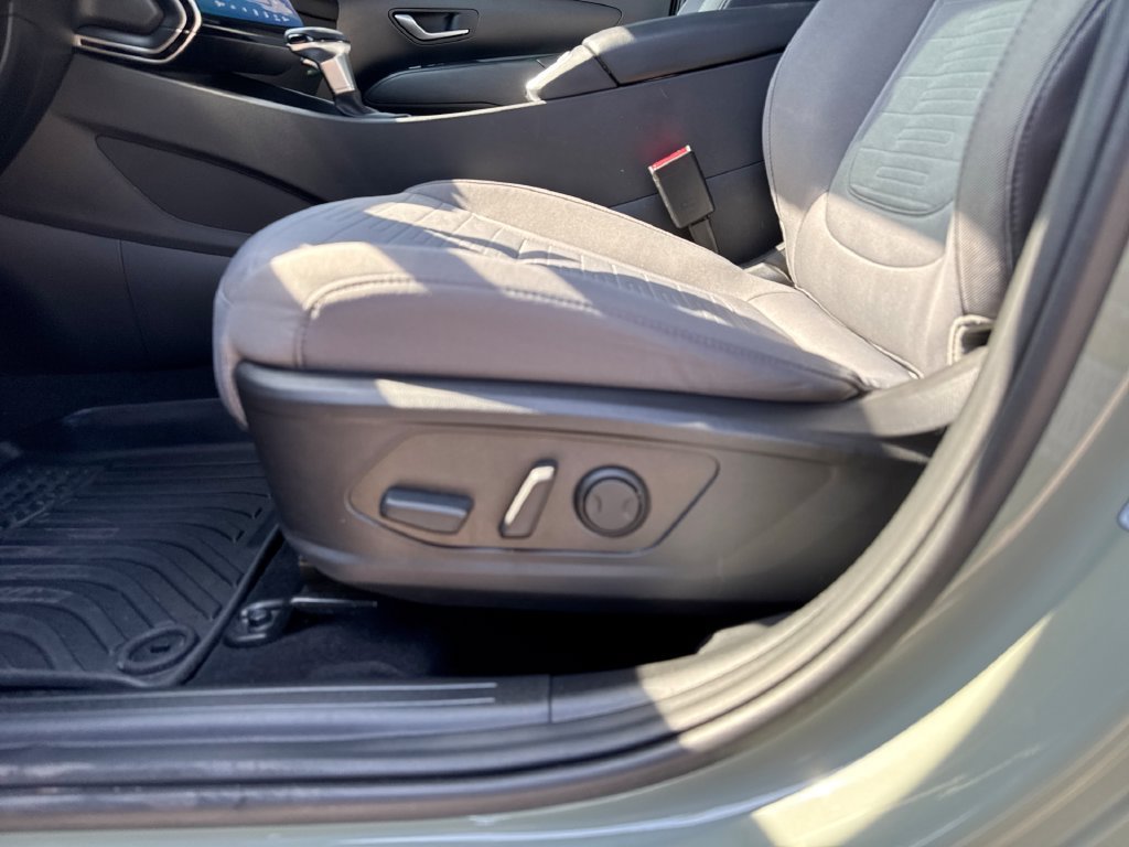 Used 2023 Hyundai Santa Cruz SEL Premium w/ Cargo Package AWD/4WD image 15