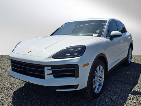 Used 2024 Porsche Cayenne AWD/4WD image 7