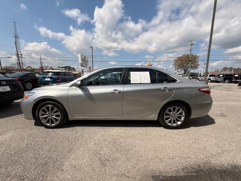 Used 2016 Toyota Camry XLE image 1