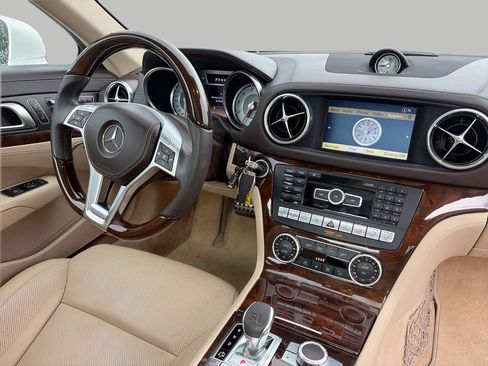 Used 2013 Mercedes-Benz SL 550 image 11