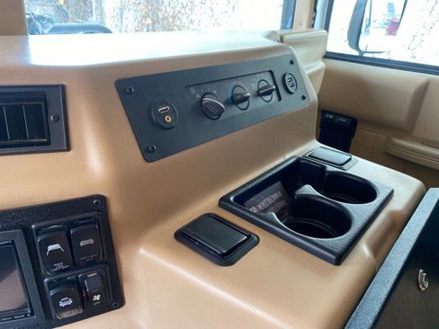 Used 1997 HUMMER H1 4-Door Wagon image 23