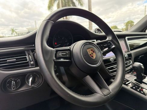 Used 2022 Porsche Macan w/ Premium Package Plus image 20