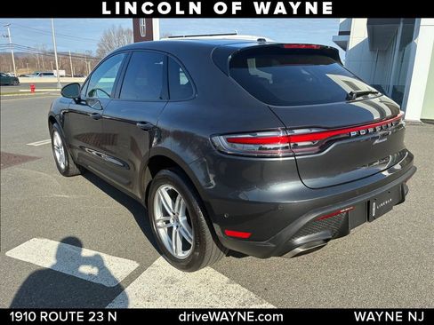 Used 2022 Porsche Macan AWD/4WD image 3