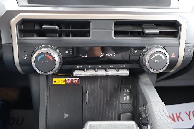 Used 2024 Toyota Tacoma TRD Off-Road w/ TRD Off Road Upgrade Package AWD/4WD image 34