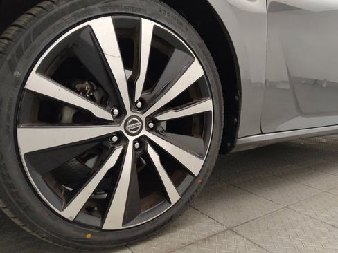 Used 2020 Nissan Altima 2.5 SR FWD image 31