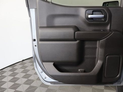 Used 2020 Chevrolet Silverado 1500 Custom w/ Custom Value Package image 11