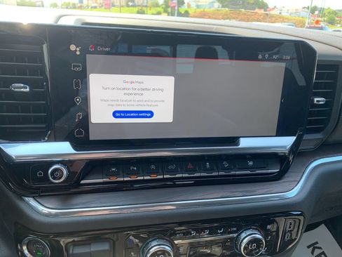 Used 2024 GMC Sierra 1500 SLT w/ SLT Premium Plus Package AWD/4WD image 18
