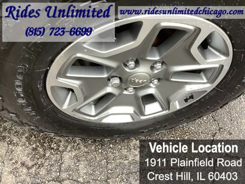 Used 2015 Jeep Wrangler Unlimited Rubicon w/ Dual Top Group AWD/4WD image 40