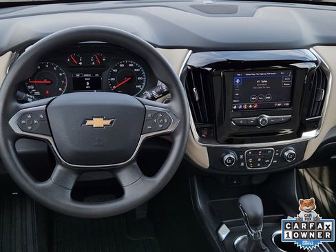Used 2023 Chevrolet Traverse LS image 31