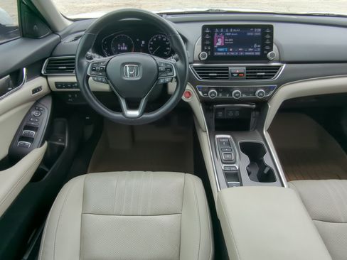 Used 2021 Honda Accord Touring image 13