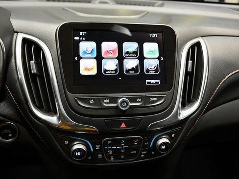 Used 2018 Chevrolet Equinox Premier image 14