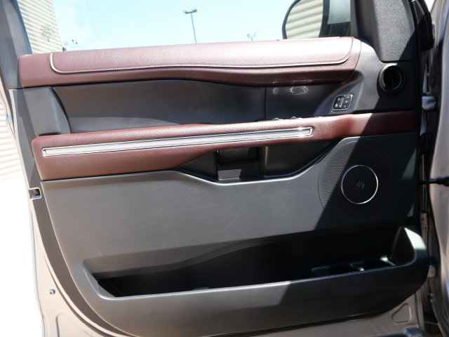 Used 2023 Ford Expedition Limited AWD/4WD image 18