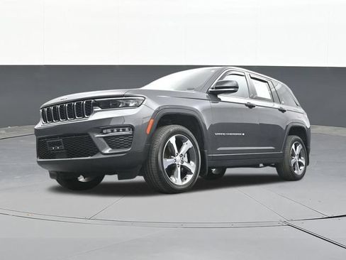 Used 2024 Jeep Grand Cherokee Limited AWD/4WD image 59