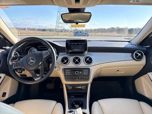 Used 2017 Mercedes-Benz GLA 250 4MATIC image 18