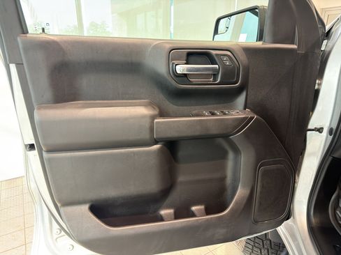 Used 2019 Chevrolet Silverado 1500 Custom Trail Boss w/ Custom Convenience Package image 15