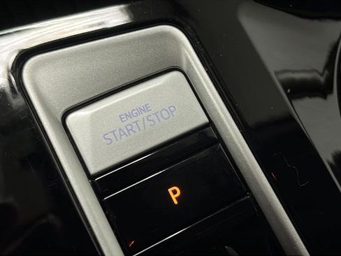 Used 2025 Volkswagen Atlas SE image 20